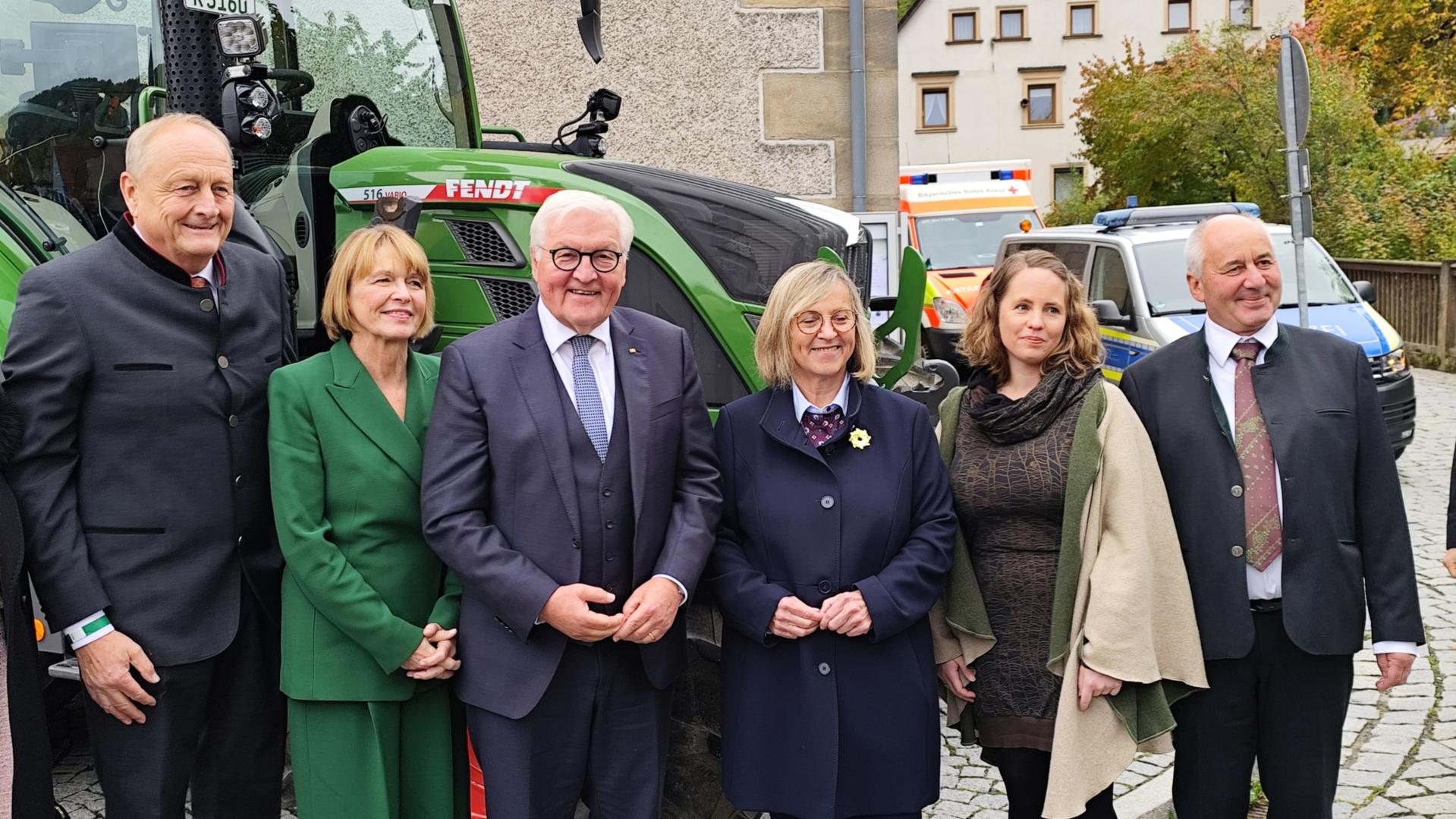 Gruppenbild mit Steinmeier